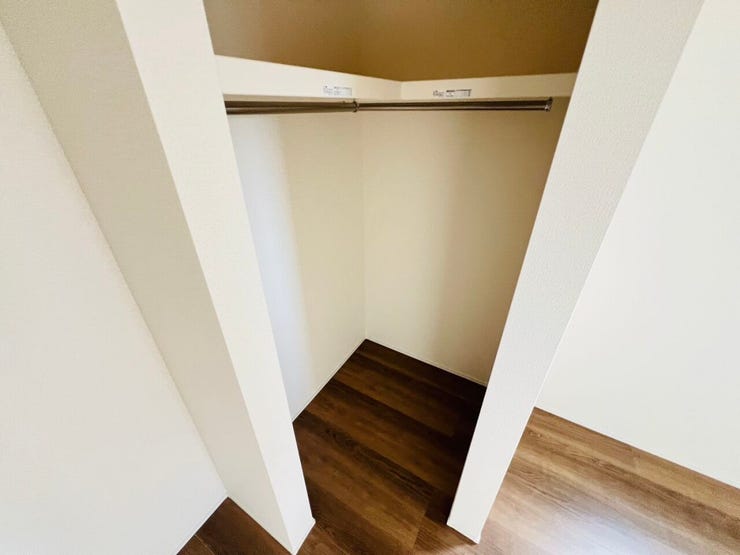 北西側5.1帖洋室