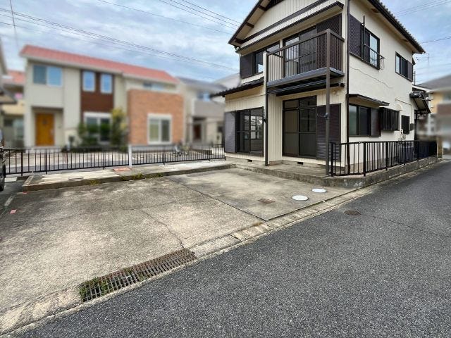 2台並列で停められる駐車場
(2025年10月25年 撮影)