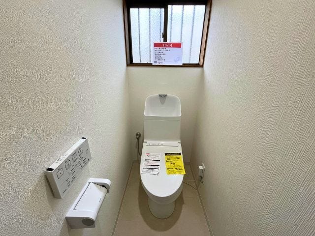 どこからでもアプローチしやすい場所にあります。大き目の窓があり採光、換気も◎
(2025年10月25年 撮影)