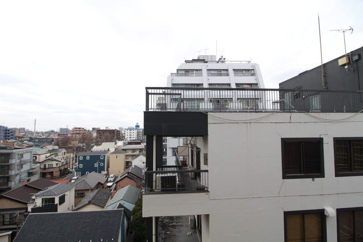 穏やかな街並みを一望しながら、爽やかな風と柔らかく降り注ぐ陽光を感じて頂けます。心地良い開放感が暮らしにゆとりと充足感をもたらします。