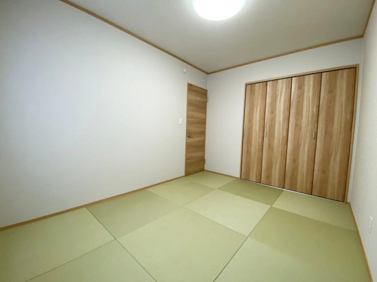 室内(2025年10月)撮影
◎本日案内可能◎
玄関横の和室は、客間としてお使いいただけます。