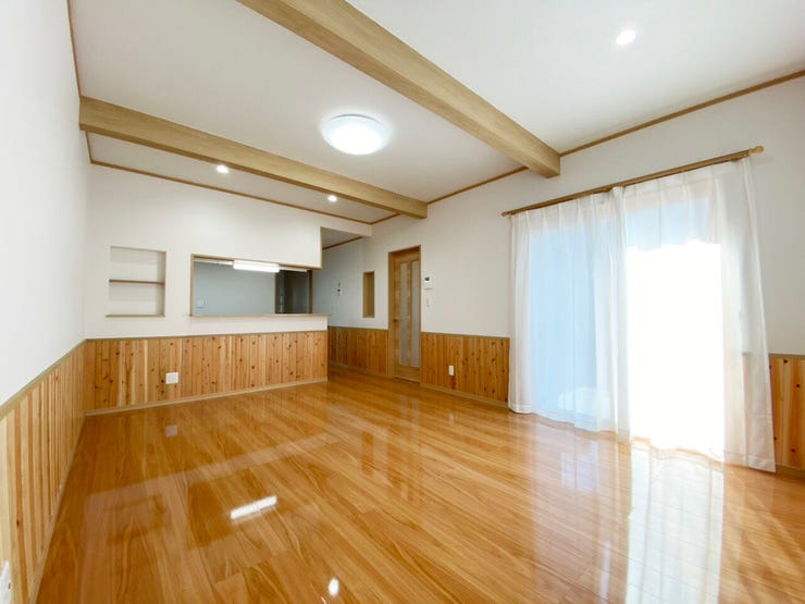 室内(2025年10月)撮影
◎本日案内可能◎
キッチンからリビングまでが一直線につながるI型タイプ。
奥行きを感じられ、キッチンからはリビングの様子も見守ることができます◎