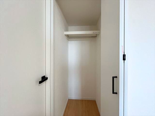 5.5帖洋室:荷物をすっきりしまえ、お部屋が広く使えます。(2025年9月9日撮影)