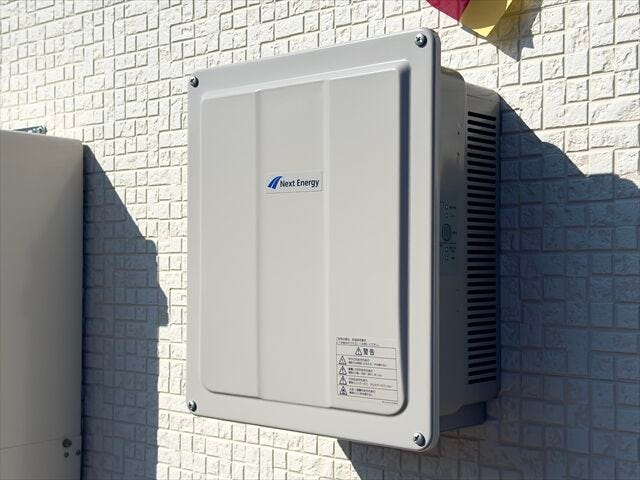 太陽光発電:電気代を節約できるだけでなく、災害時の電気の供給にも利用できます。