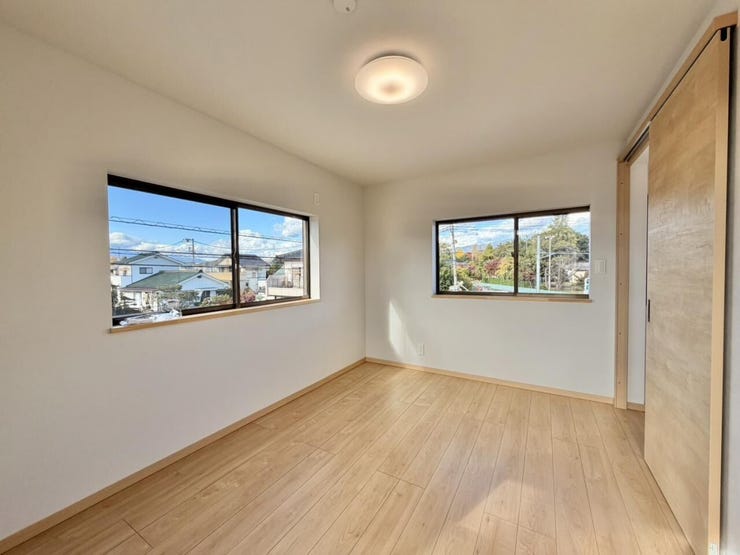 ●南西側6帖洋室●