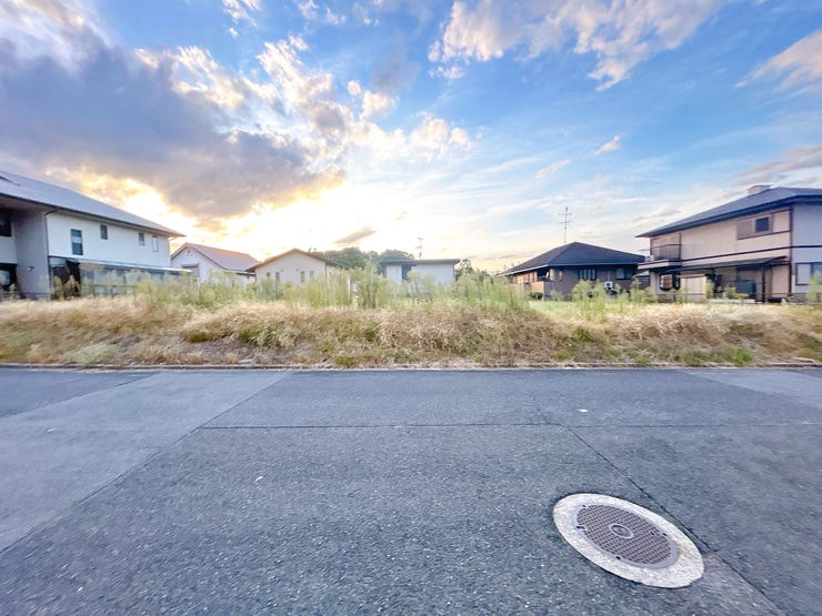 自然に包まれ心が豊かになる明るい街です。新しい住まいで新生活を始めていただくのに最適な環境です。