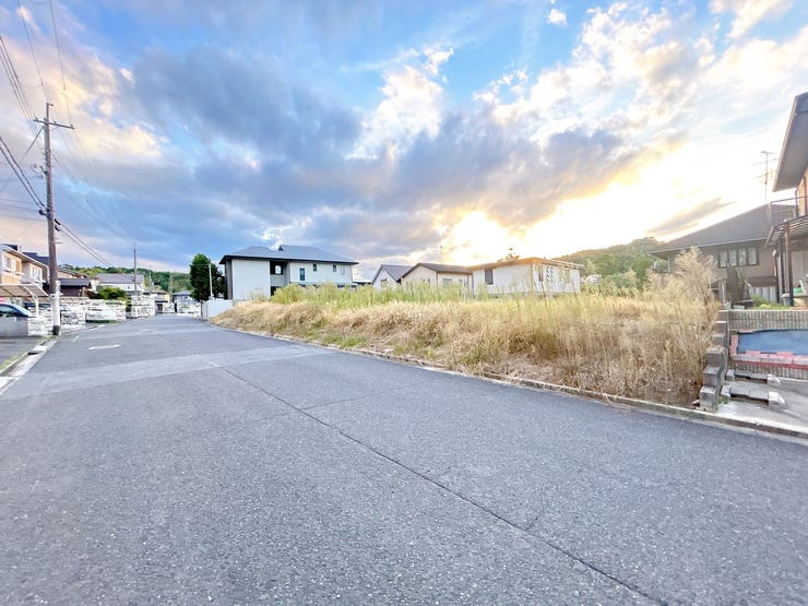 周辺に高い建物がなく日当たり良好な立地です。