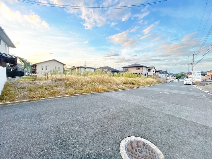 周辺は車の通行量も少なく、毎日の通行も快適です。