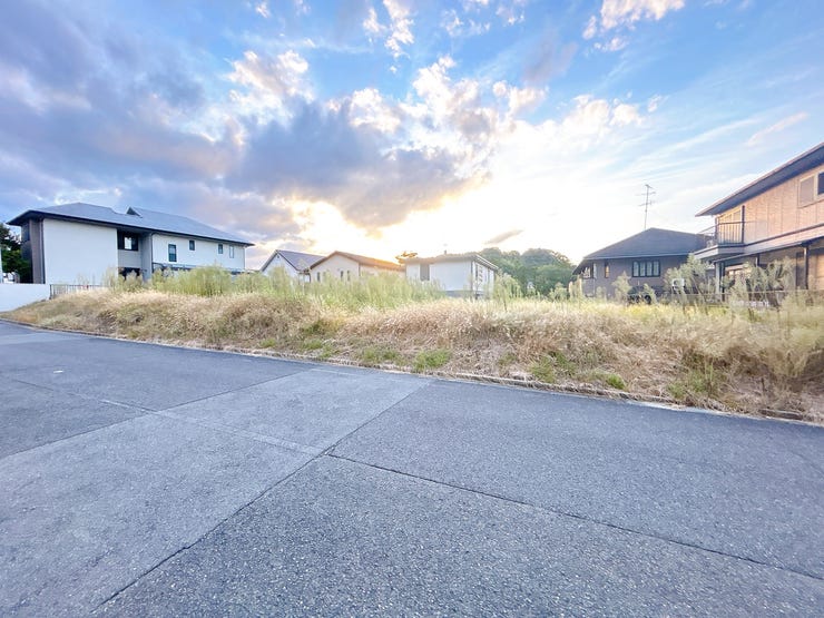 静かで落ち着いた閑静な住宅地です。
子育て世代の生活環境としても最適です◎