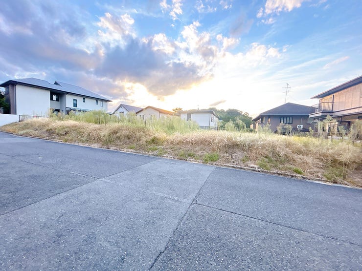 あたたかな陽が差し込み、優しい風が吹き込む陽当り・通風良好な立地です。