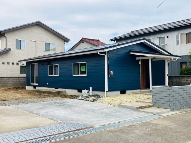 外壁リフォーム/塗装済み
駐車場は拡張予定★