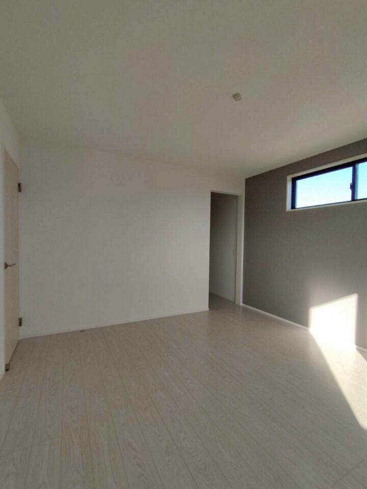 陽当たりのいい明るい室内