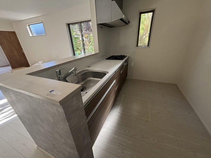 ◆家族との会話も弾むカウンターキッチンを採用!