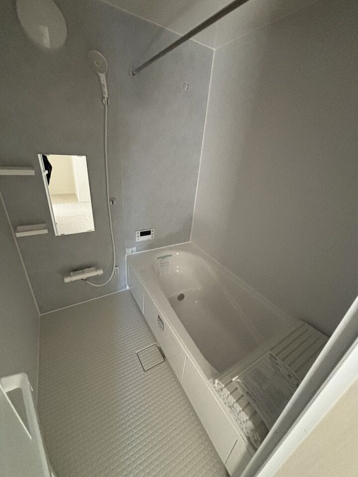 ◆ホワイト基調で落ち着いたバスルームです