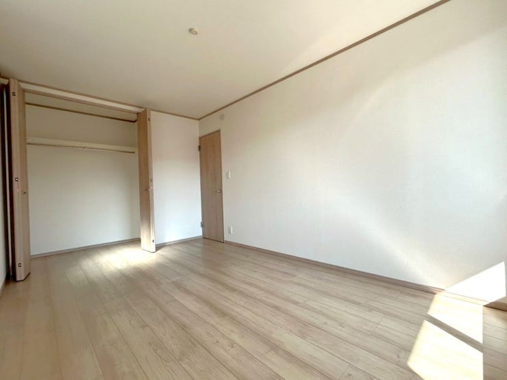 ■□J号棟□■
<洋室1:7.2帖>南西側洋室