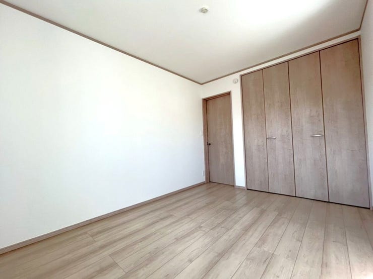 ■□J号棟□■
<洋室2:6帖>南東側洋室