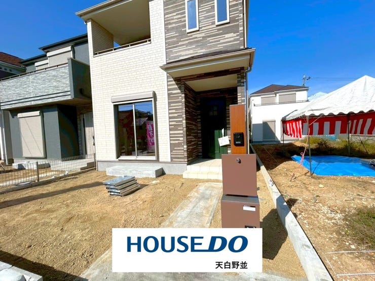 ■□J号棟□■
堂々完成!
内覧等をご希望の方は、お気軽にお問い合わせください♪