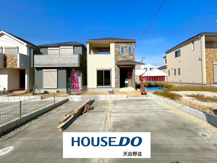 【外観】
■□J号棟□■
堂々完成!
内覧等をご希望の方は、お気軽にお問い合わせください♪