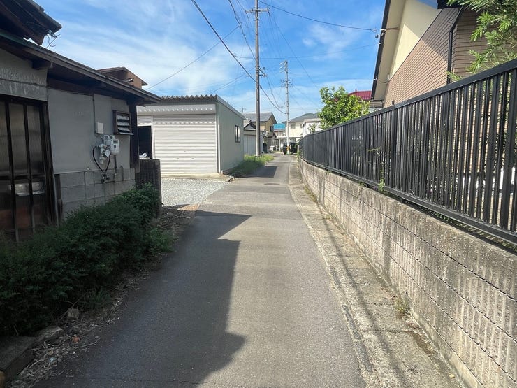 前面道路は幅員2.7mですのでセットバックが必要になりそうですね。