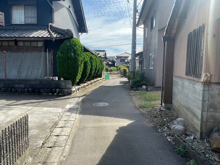 日野小学校徒歩10分圏内です♪