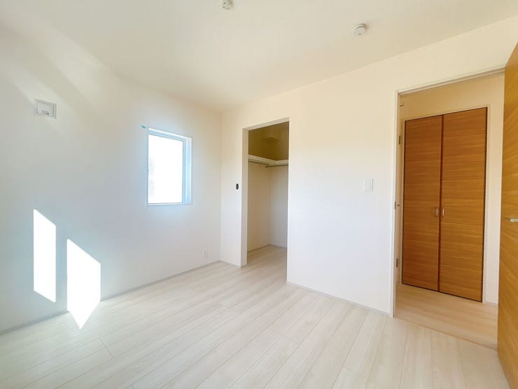 ご家族揃ってお休みいただける、広々としたお部屋です。