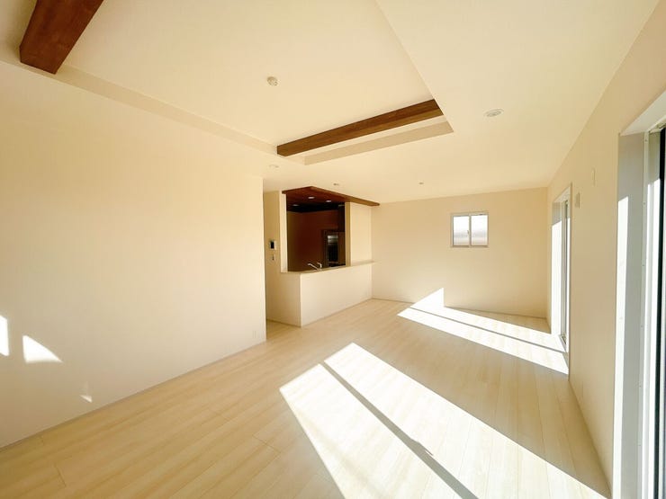 優しい色合いの室内です。
統一感があり、空間がより広く感じられます。