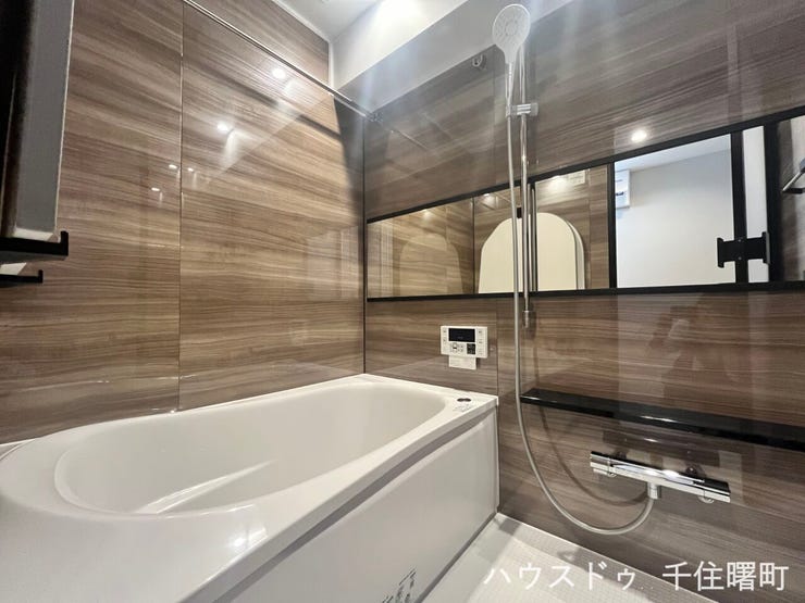 清潔感のある浴室で、毎日のバスタイムを快適に過ごせます。