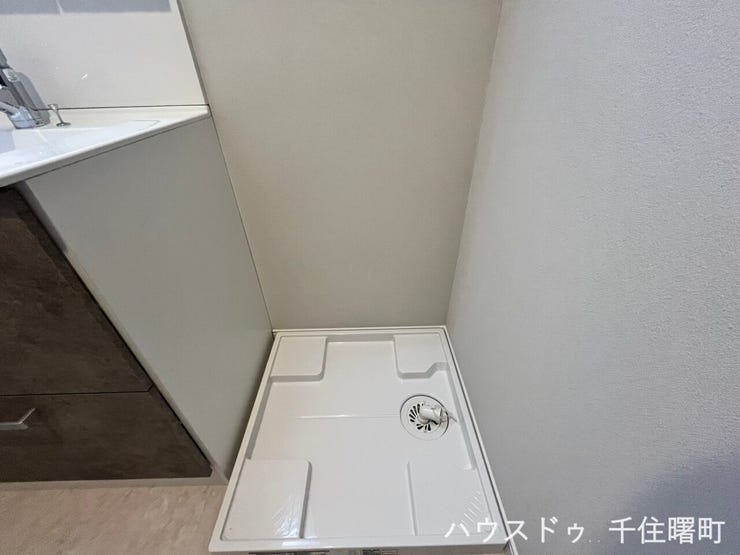 室内に洗濯機置き場があり、天候を気にせず洗濯できます。