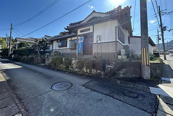 【外観写真】
【リフォーム中】外観の別角度です。