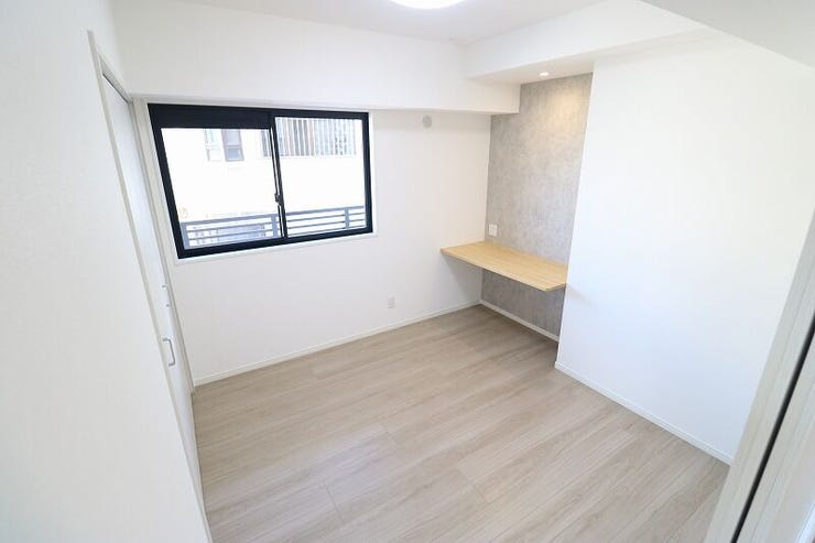 (5.2帖)新築の香りに包まれる、5.2帖の洋室