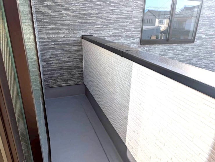 南向きのバルコニーにつき毎日のお洗濯も快適に♪