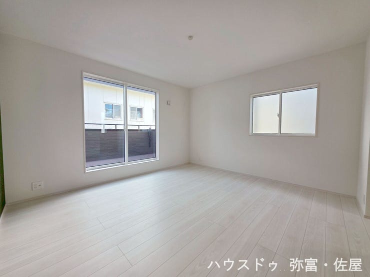 バルコニーに面した約8.5帖の主寝室!