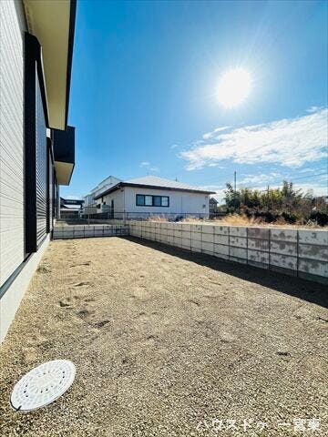 ガーデニングや子どもの遊び場など、使い道が広がります。植栽や屋外インテリアで飾ったり、DIYをして自分たちだけの空間を作るのも楽しいですね♪