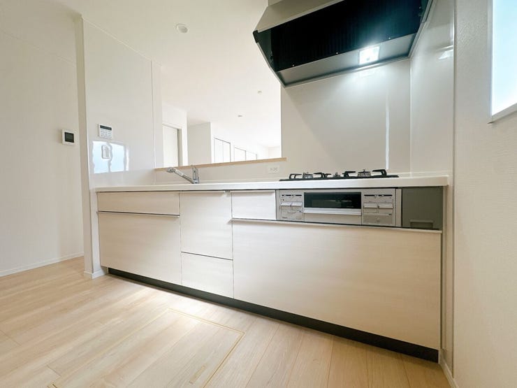 大きなシンクと調理台で、キッチンでの作業がはかどります♪