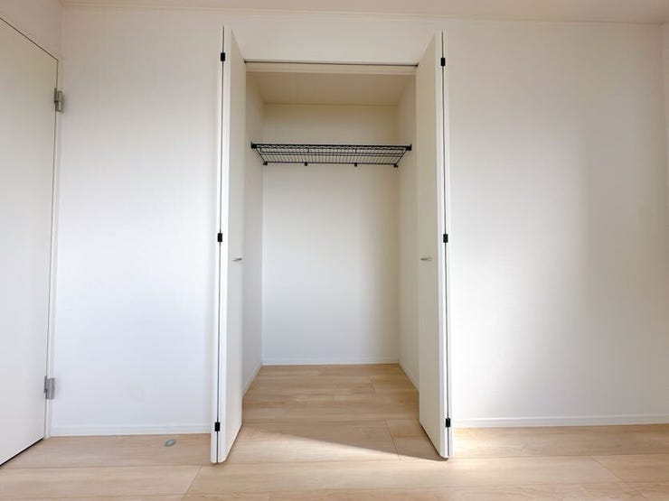 小物から大きな荷物まで収納ができ、お部屋を広く使って頂けます◎