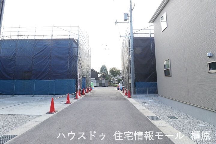 周辺は交通量が少なく、小さなお子様がいらしても安心。とっても静かな環境です。