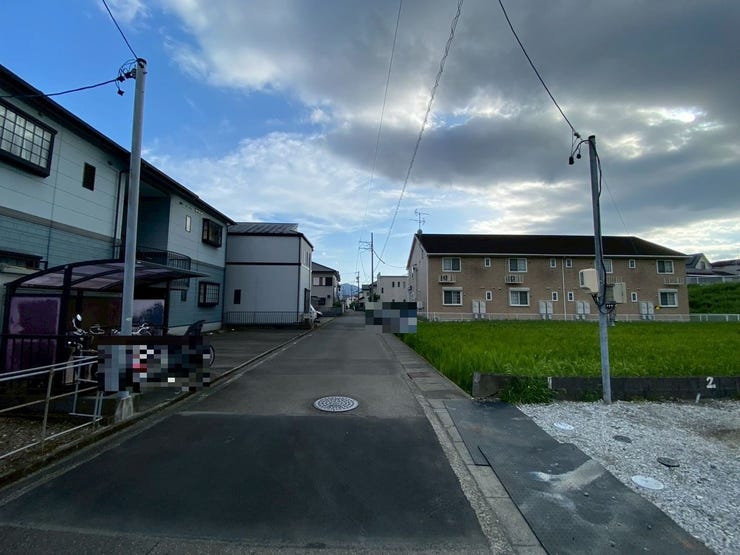 交通量の少ない道路
道路幅にもゆとりがございます!