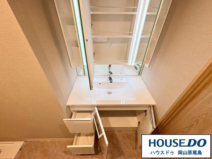 ミラー裏に収納でき、生活感なくすっきり♪