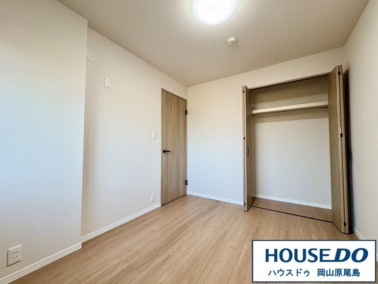 お日様の光を、爽やかな風を、たっぷり取り込めます。室内はいつも明るい空間なので気持ちの良い朝を迎えられます。毎日の生活も明るくなりそう♪