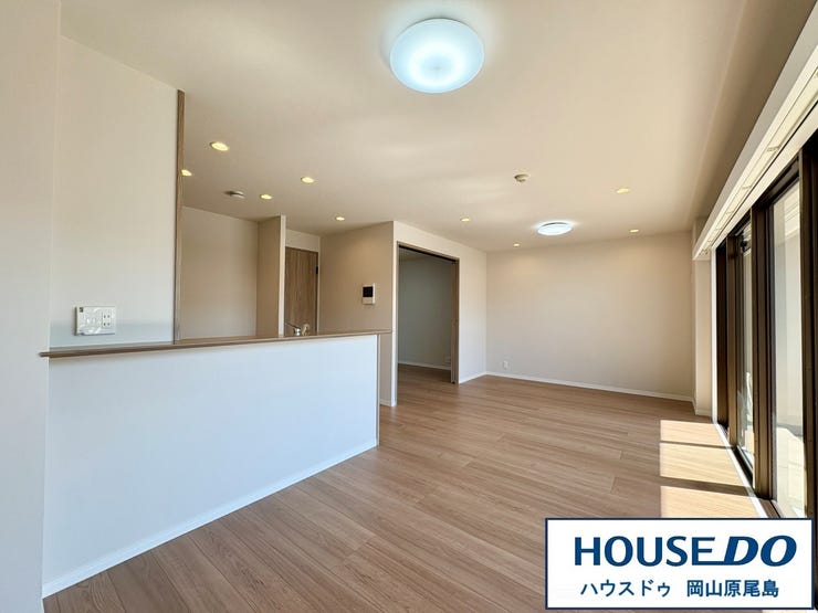 落ち着きのあるリビングは、家族と過ごす時間を大切にする方にぴったりのゆとりの住空間です。