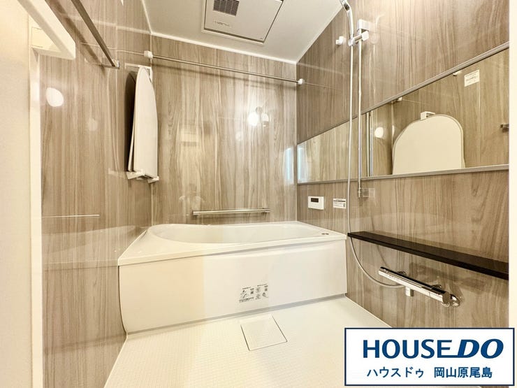 ゆったり広いバスルームは日々の疲れを癒してくれます。