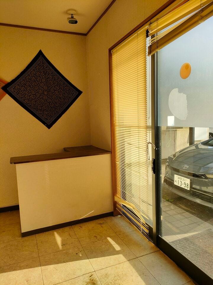 1F店舗スペース・・・ご家族の様子を近くで感じながらお仕事できる安心感もありますし、サロンや教室、事務所など幅広い用途にも対応可能です◎