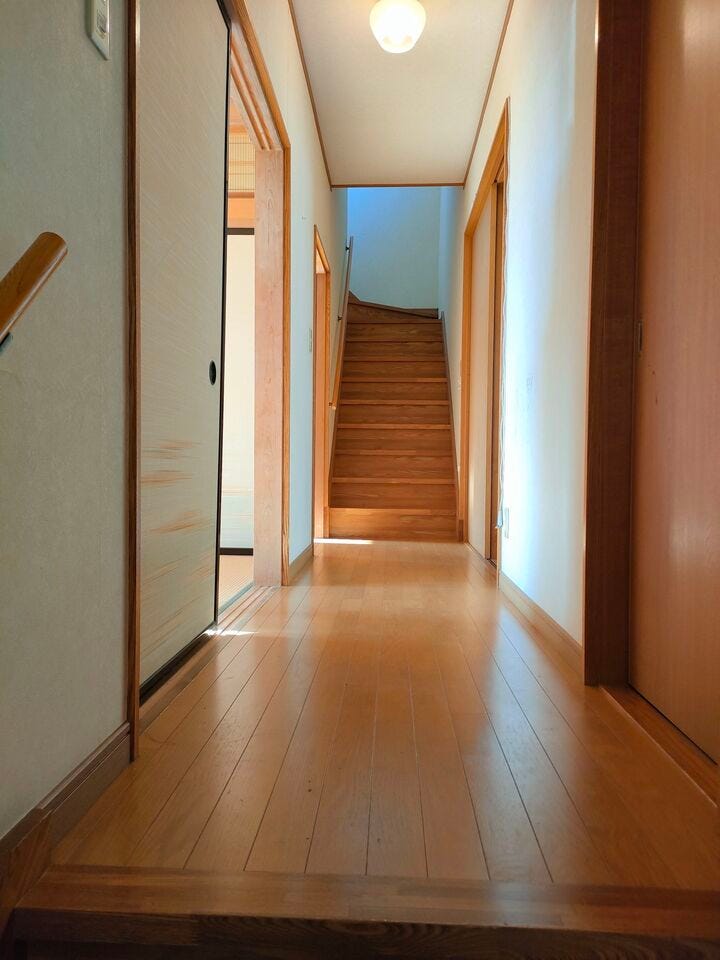 部屋と部屋を区切る役目のある廊下は家族の中でのプライバシーも確保でき、家族間の大切な空間を守ることができますね♪