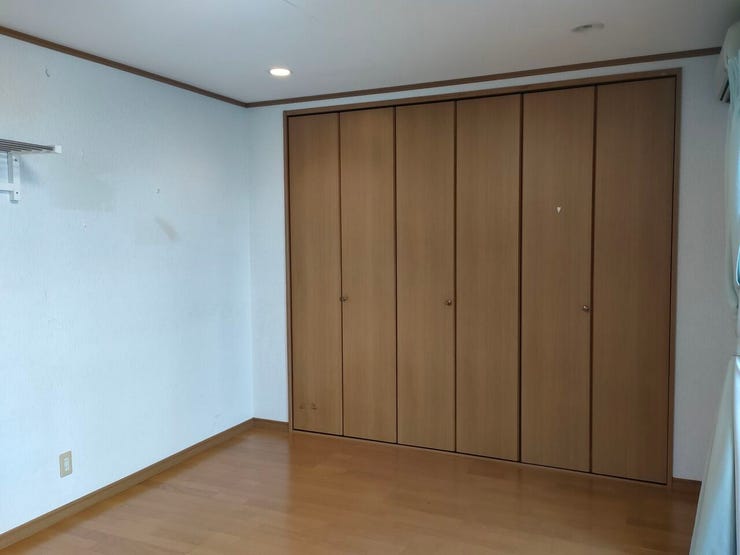 2F洋室・・・収納ボックスなどを活用すれば、より多くの荷物や衣類を収納出来ます☆彡お子様のおもちゃなども収納しておけば出し入れもラクラクですね♪