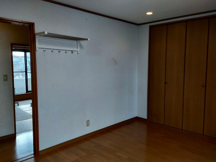 2F洋室・・・主寝室としてもお使いいただけるゆったりスペースのお部屋です(^_^)☆キングベッドなどの大きめなベッドを置いても家具やインテリアをお好みにレイアウトできる広々空間◎