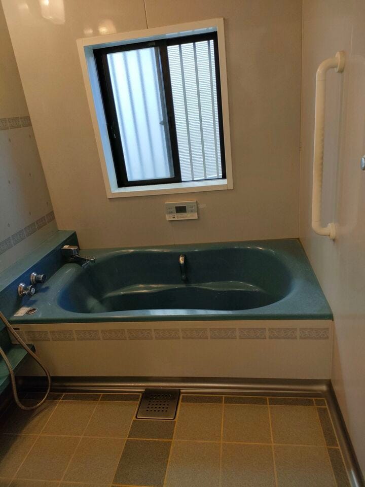 例えば怪我をしている時や、身体に痛みがあって動きずらい時でも浴室の手すりがあれば安定した姿勢での入浴をサポートしてくれます◎