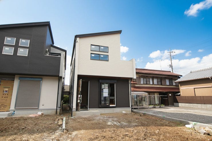 美合小学校まで徒歩約7分と小さなお子様にも安心な通学距離です!