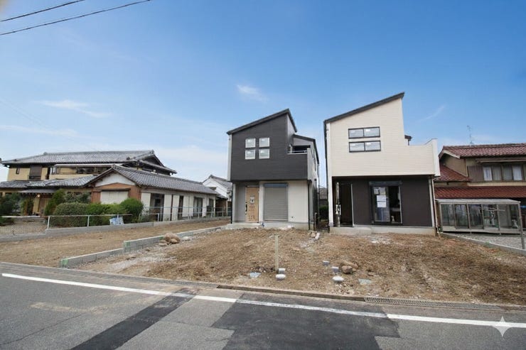 駐車3台可能!セカンドカーや来客用の駐車スペースとしても便利です!