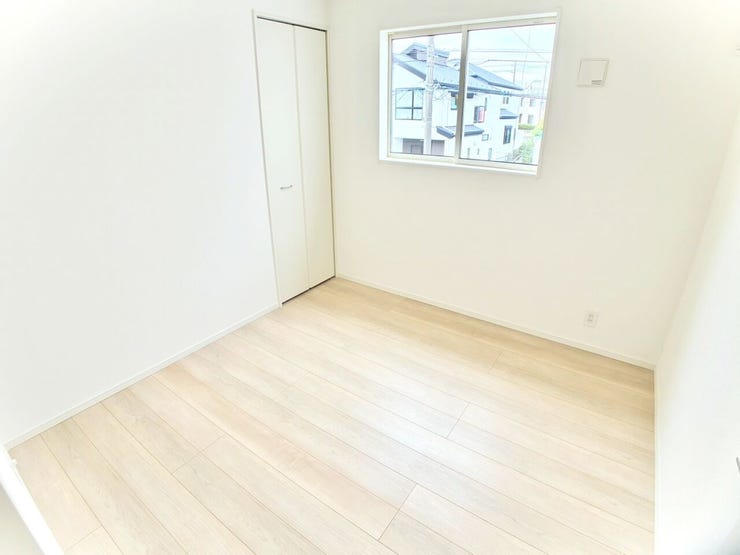 ◎納戸:2号棟(10/12撮影)
4.5帖の納戸収納は居室にも使用可能な広さ♪