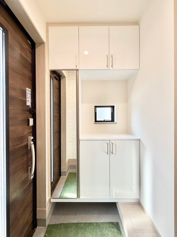 〈シューズボックス〉